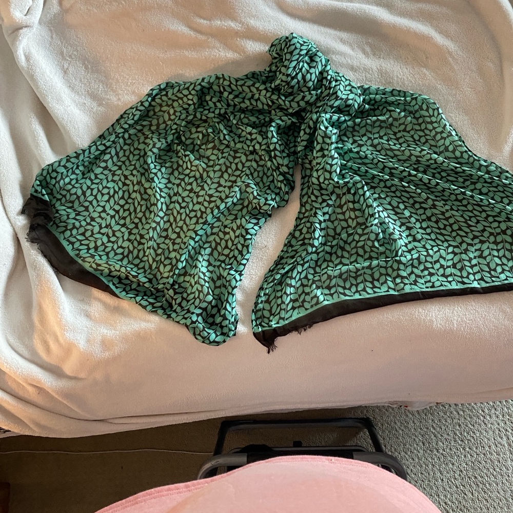 Vera Bradley Mint Leaf pattern scarf